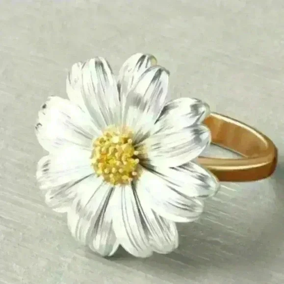 New Yellow Gold Flower Ring - Picture 3 of 3